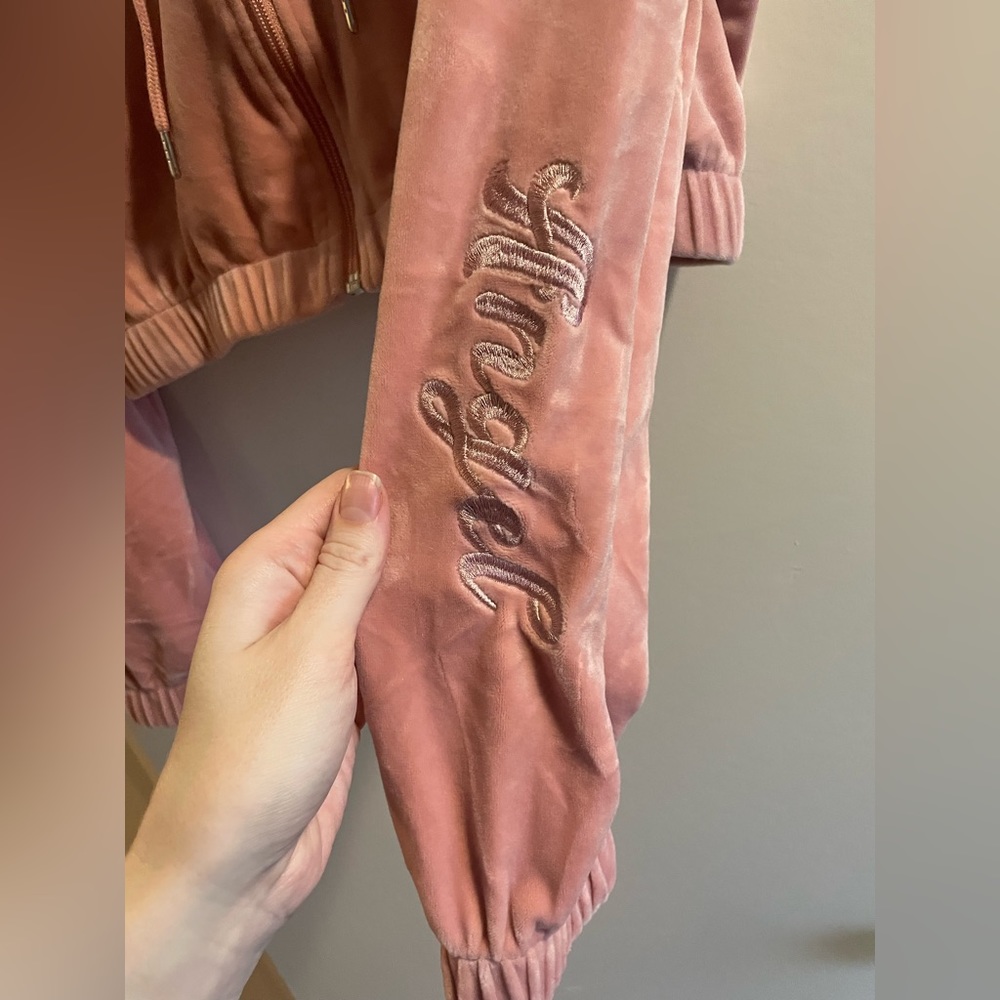 3/$20 Angel velour cropped jacket - Picture 4 of 7